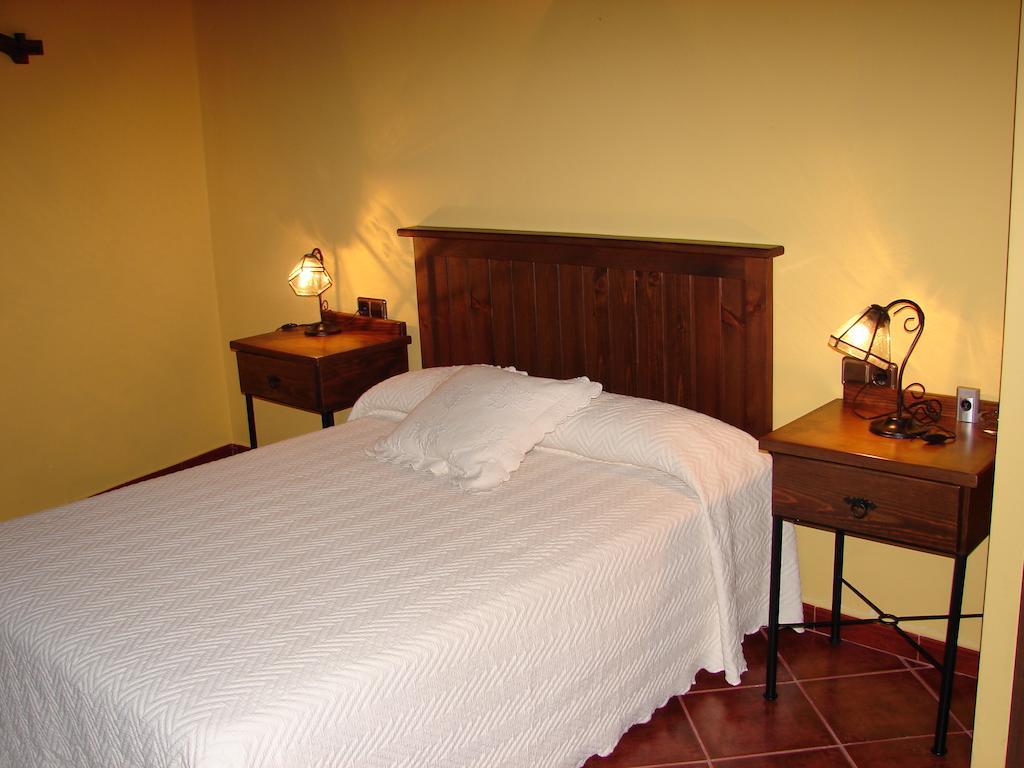 La Boticaria Casa Rural Apartamento Descargamaría Szoba fotó
