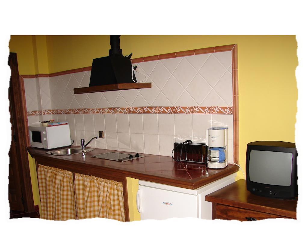 La Boticaria Casa Rural Apartamento Descargamaría Szoba fotó