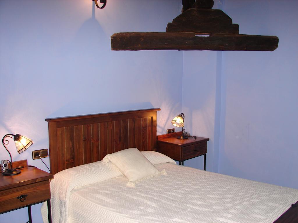 La Boticaria Casa Rural Apartamento Descargamaría Szoba fotó