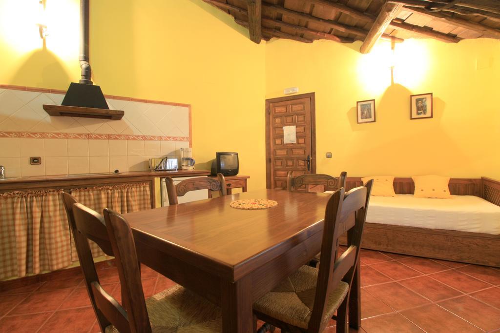 La Boticaria Casa Rural Apartamento Descargamaría Kültér fotó